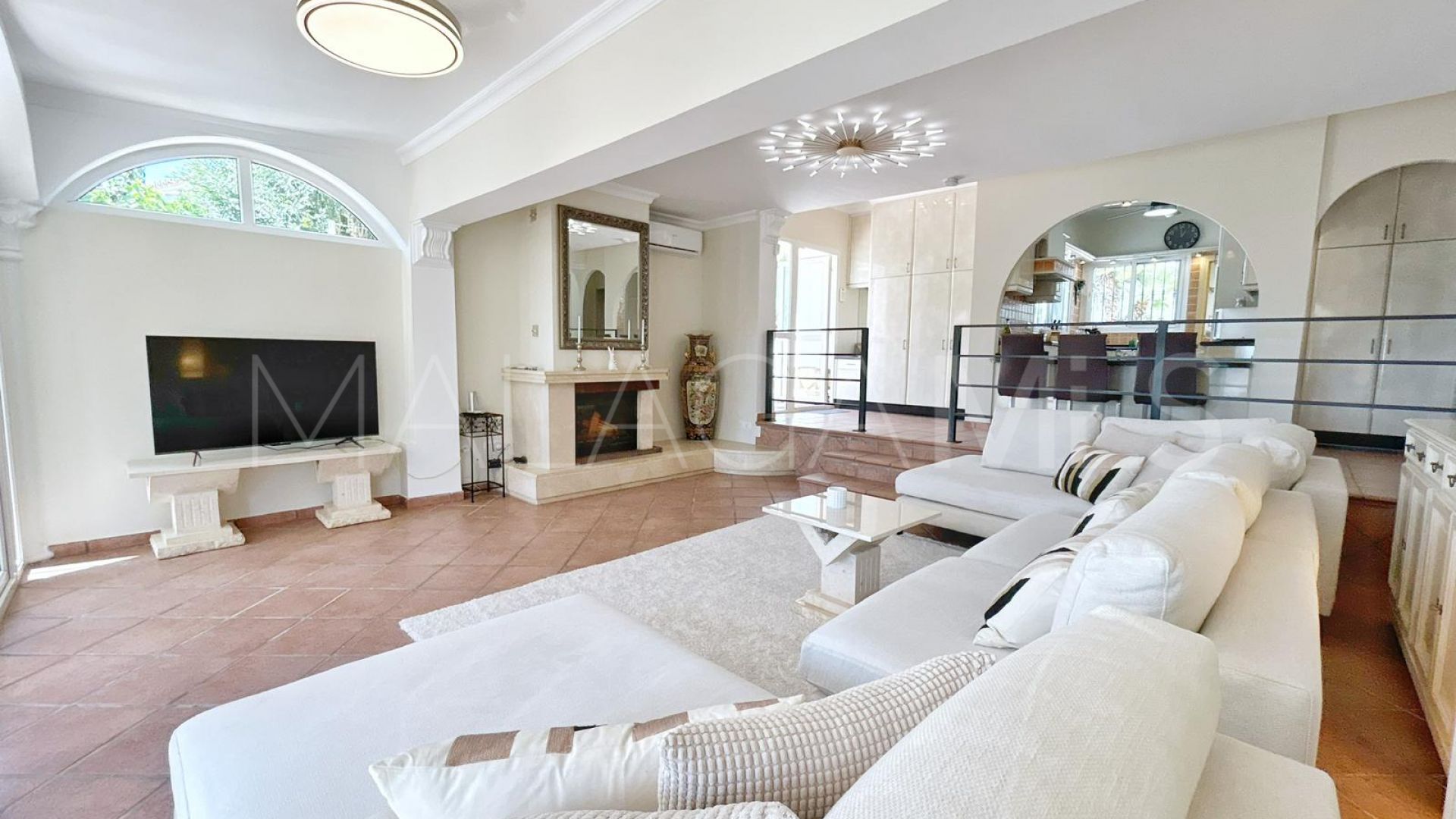 Villa for sale in El Chaparral