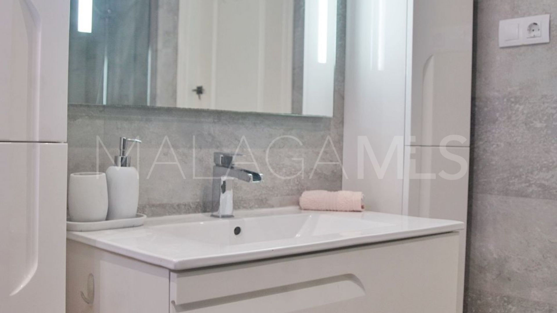 Villa for sale in El Chaparral