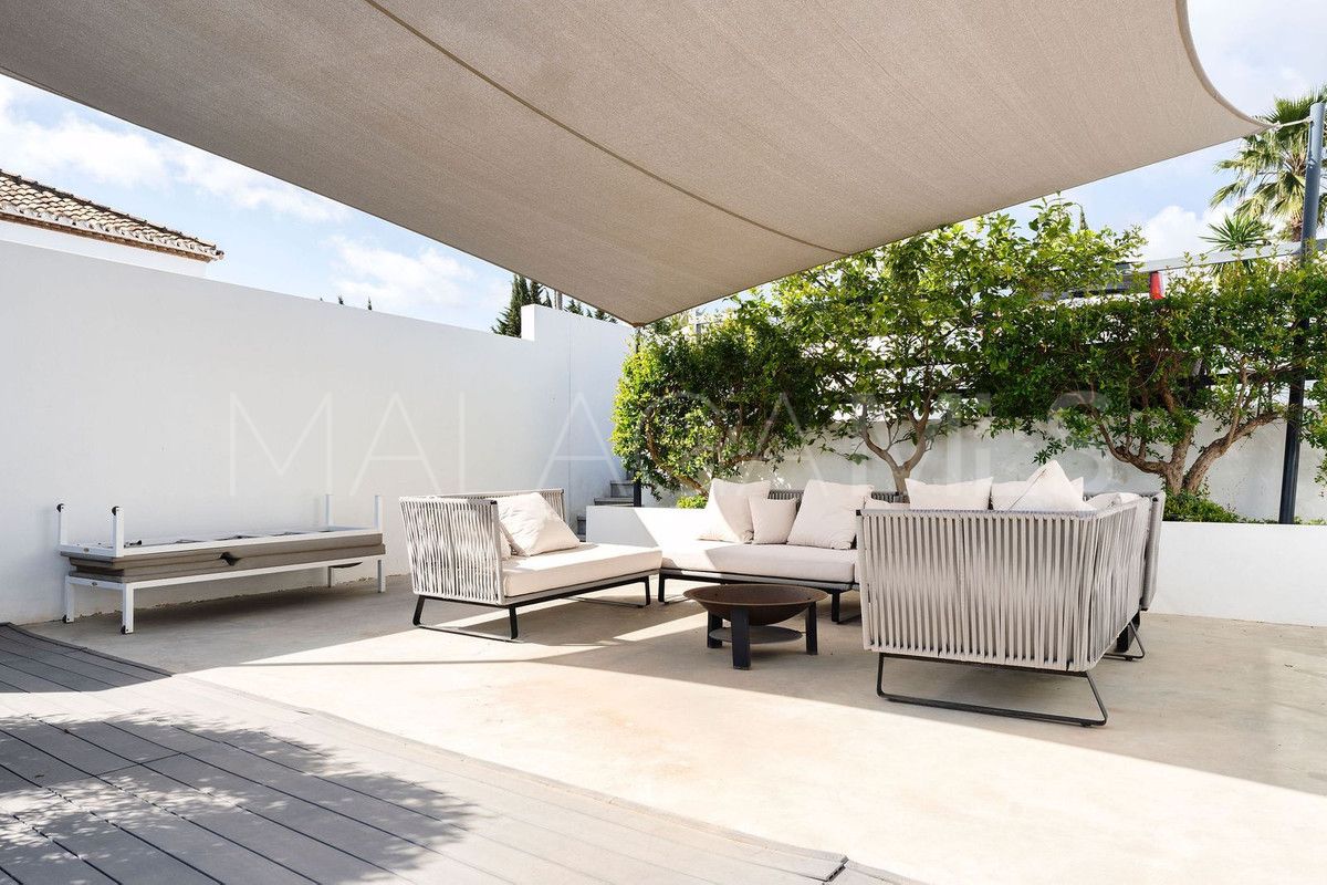 For sale 5 bedrooms villa in Nueva Andalucia