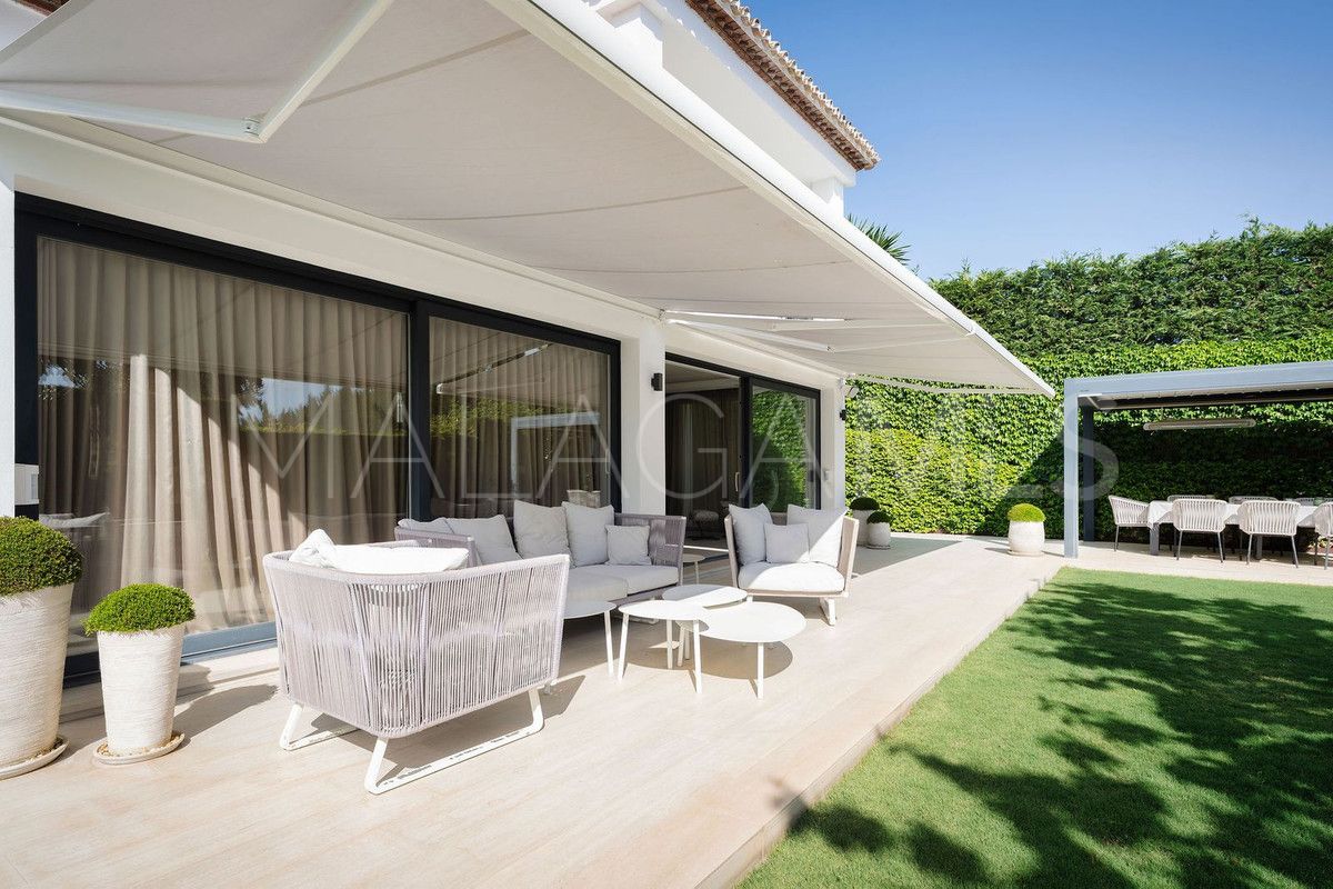For sale 5 bedrooms villa in Nueva Andalucia