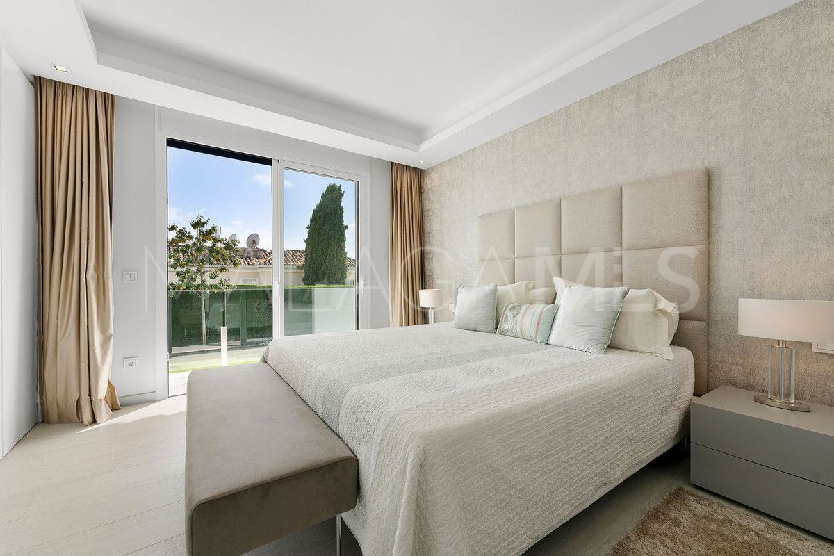 For sale 5 bedrooms villa in Nueva Andalucia