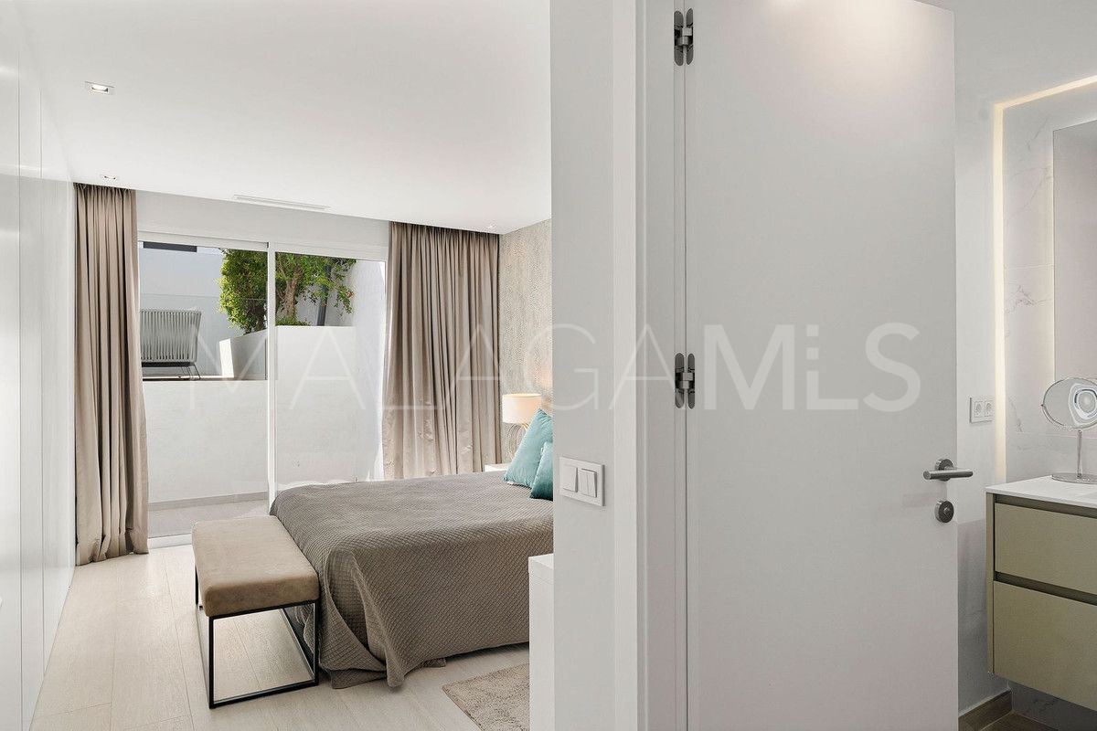 For sale 5 bedrooms villa in Nueva Andalucia