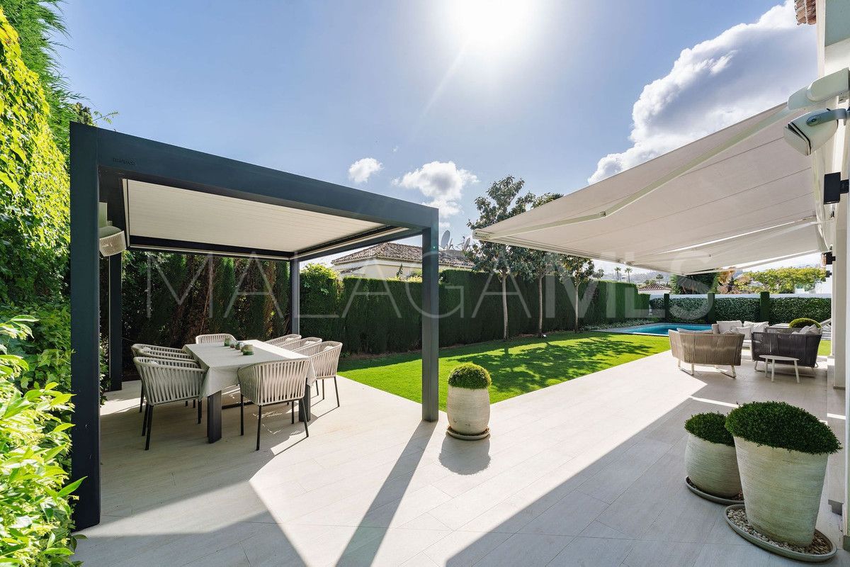 For sale 5 bedrooms villa in Nueva Andalucia