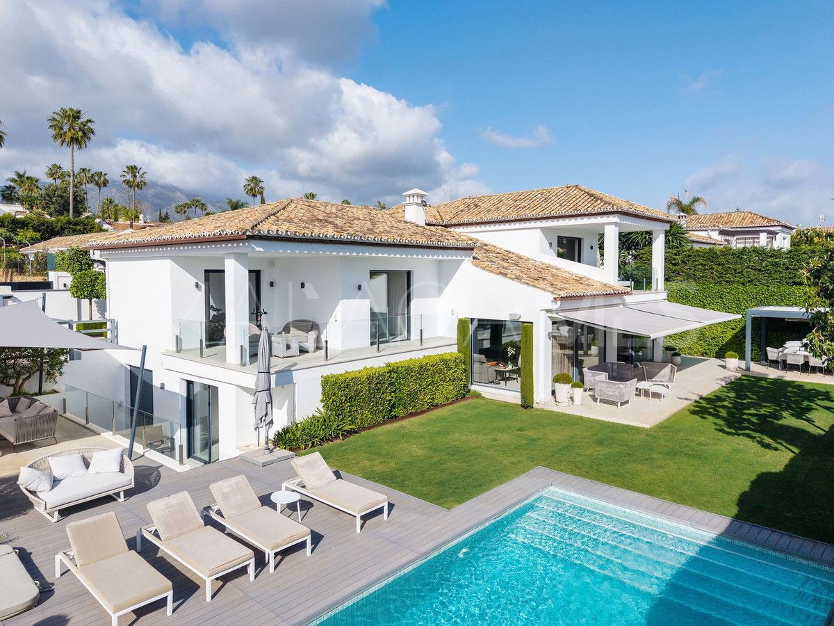 For sale 5 bedrooms villa in Nueva Andalucia