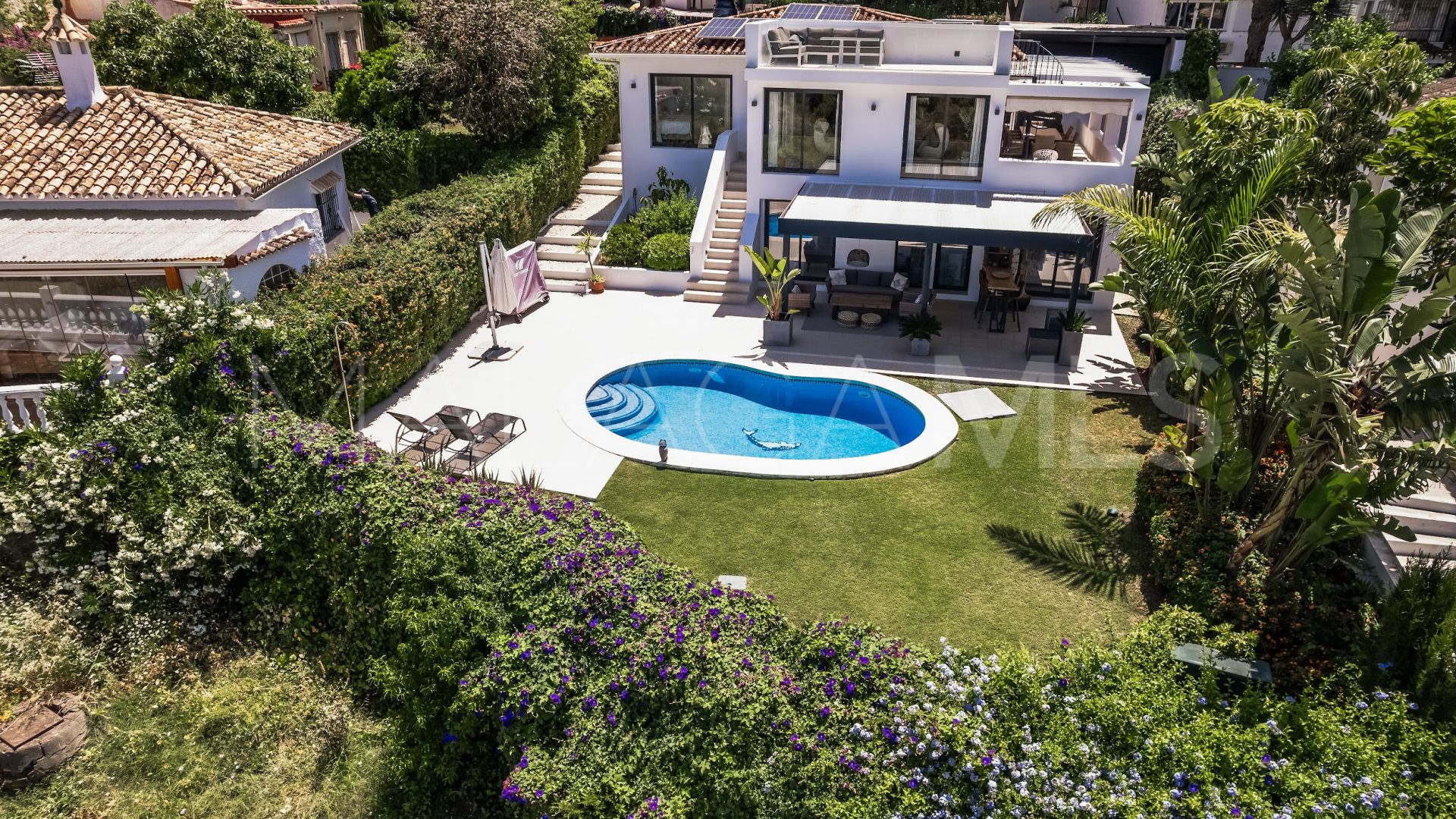Villa for sale in Nueva Andalucia
