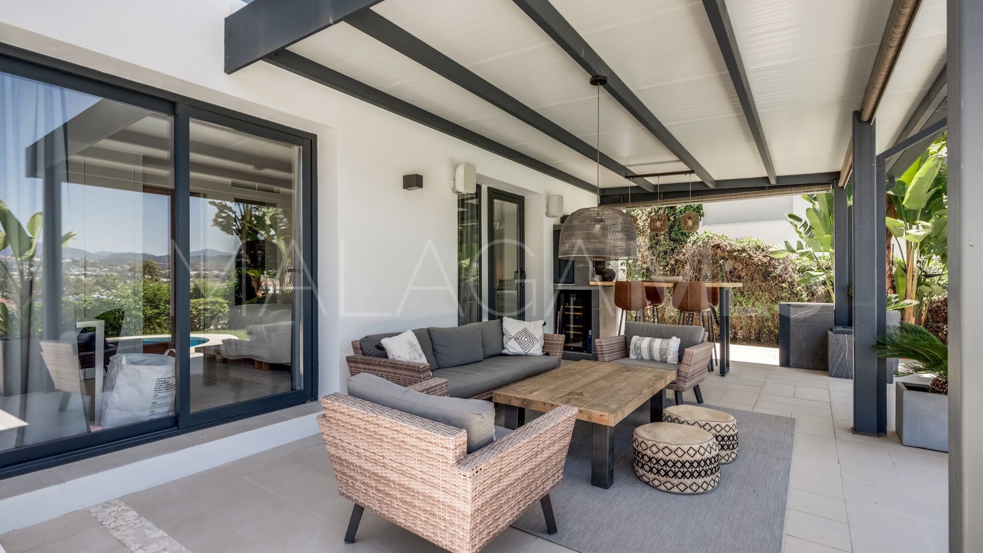 Villa for sale in Nueva Andalucia