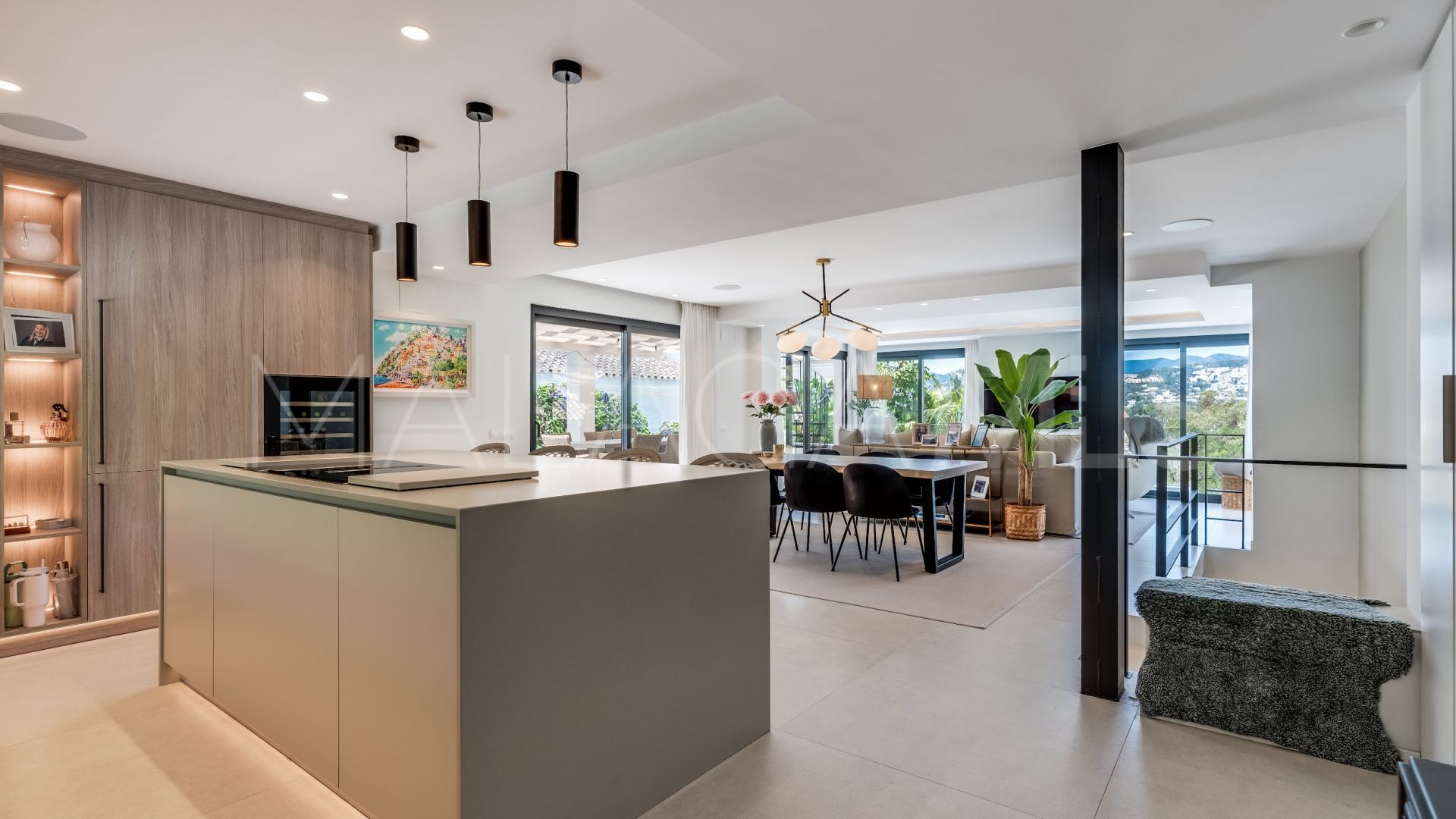 Villa for sale in Nueva Andalucia