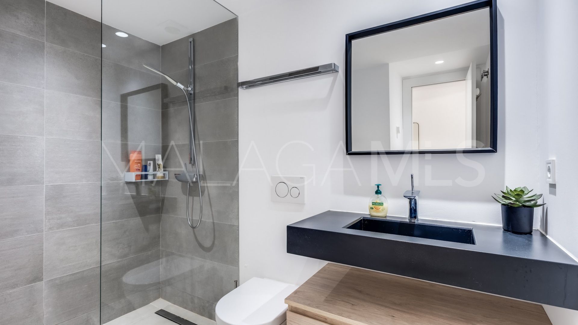 Villa for sale in Nueva Andalucia