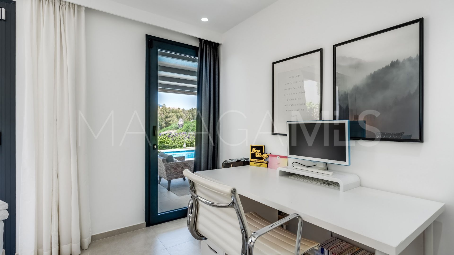 Villa for sale in Nueva Andalucia