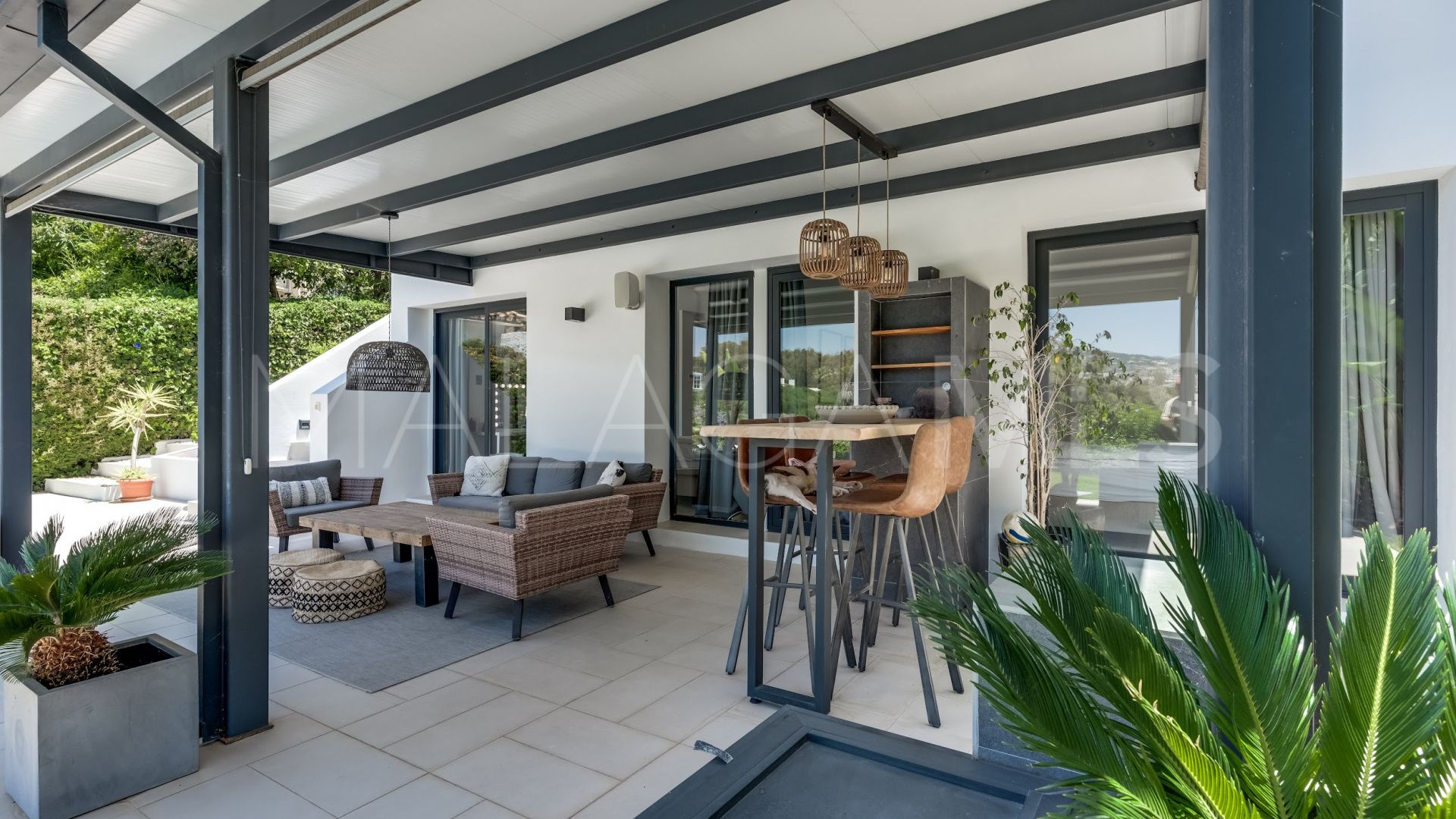 Villa for sale in Nueva Andalucia