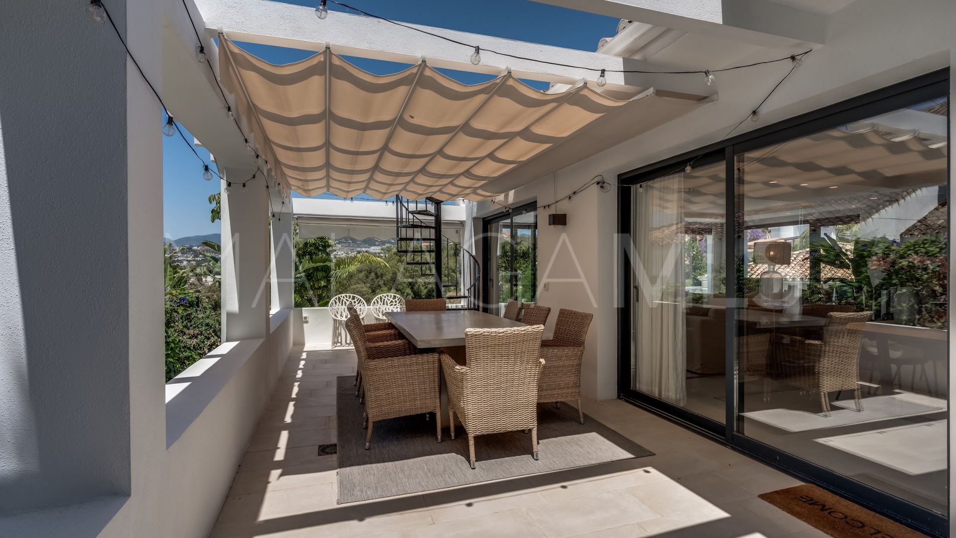 Villa for sale in Nueva Andalucia