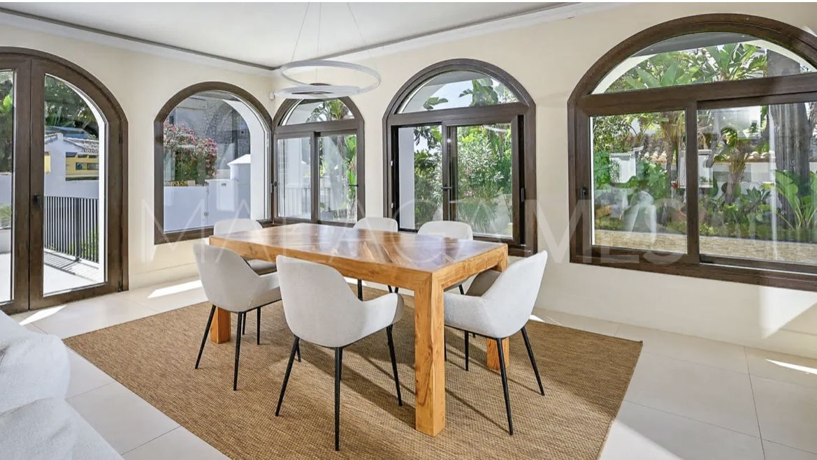 Villa for sale in Marbesa