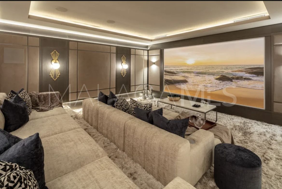 For sale Cascada de Camojan 9 bedrooms villa