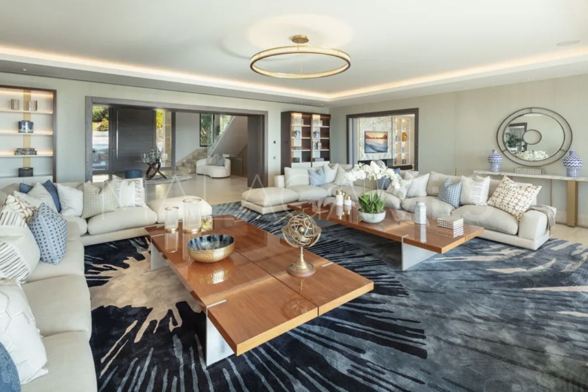 For sale Cascada de Camojan 9 bedrooms villa