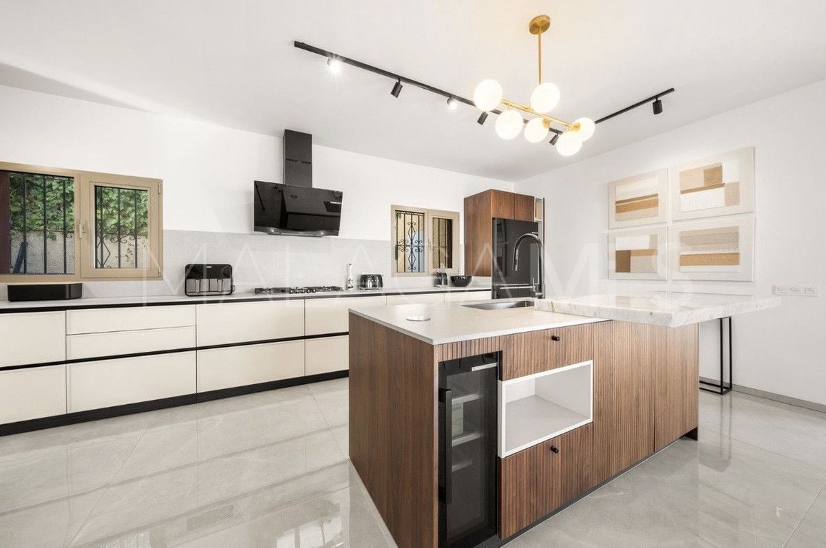 Villa for sale in Estepona Ouest