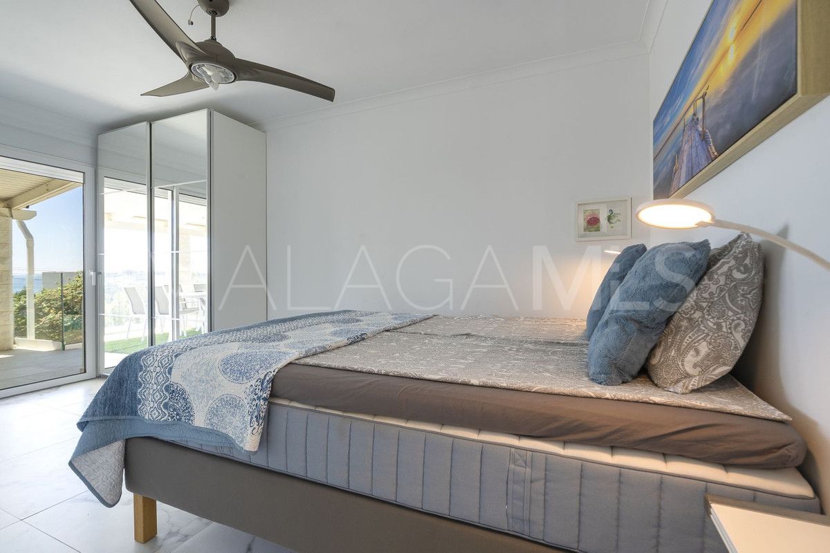 For sale villa with 5 bedrooms in Cala de Mijas