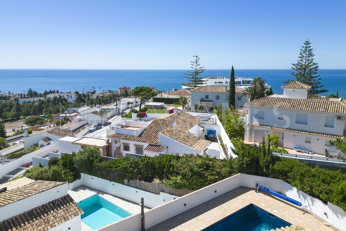 For sale villa with 5 bedrooms in Cala de Mijas