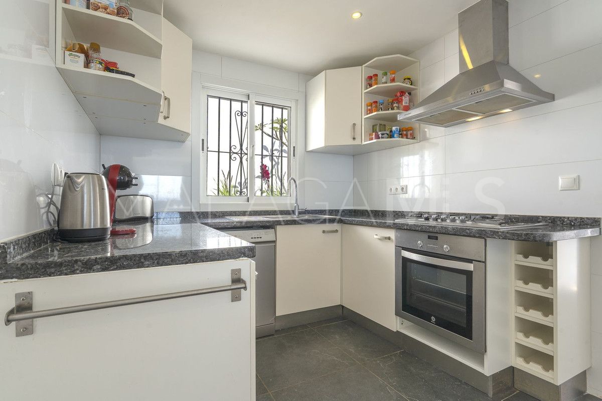 For sale villa with 5 bedrooms in Cala de Mijas