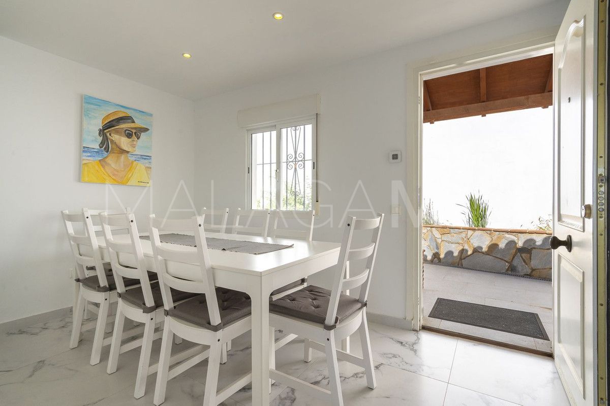 For sale villa with 5 bedrooms in Cala de Mijas