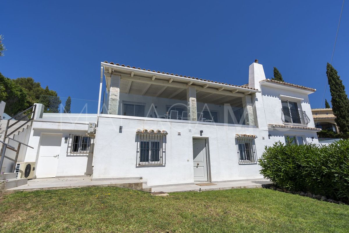 For sale villa with 5 bedrooms in Cala de Mijas
