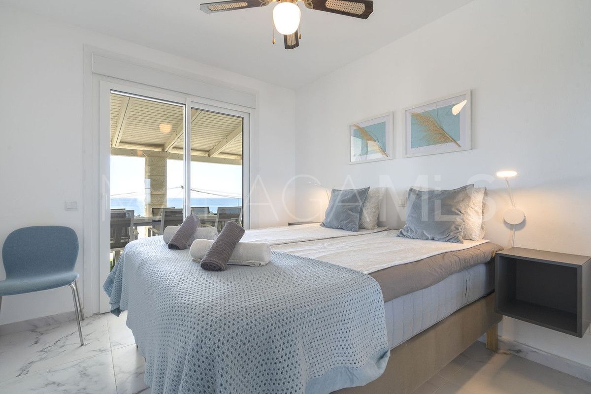 For sale villa with 5 bedrooms in Cala de Mijas