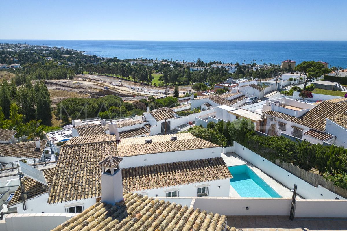 For sale villa with 5 bedrooms in Cala de Mijas