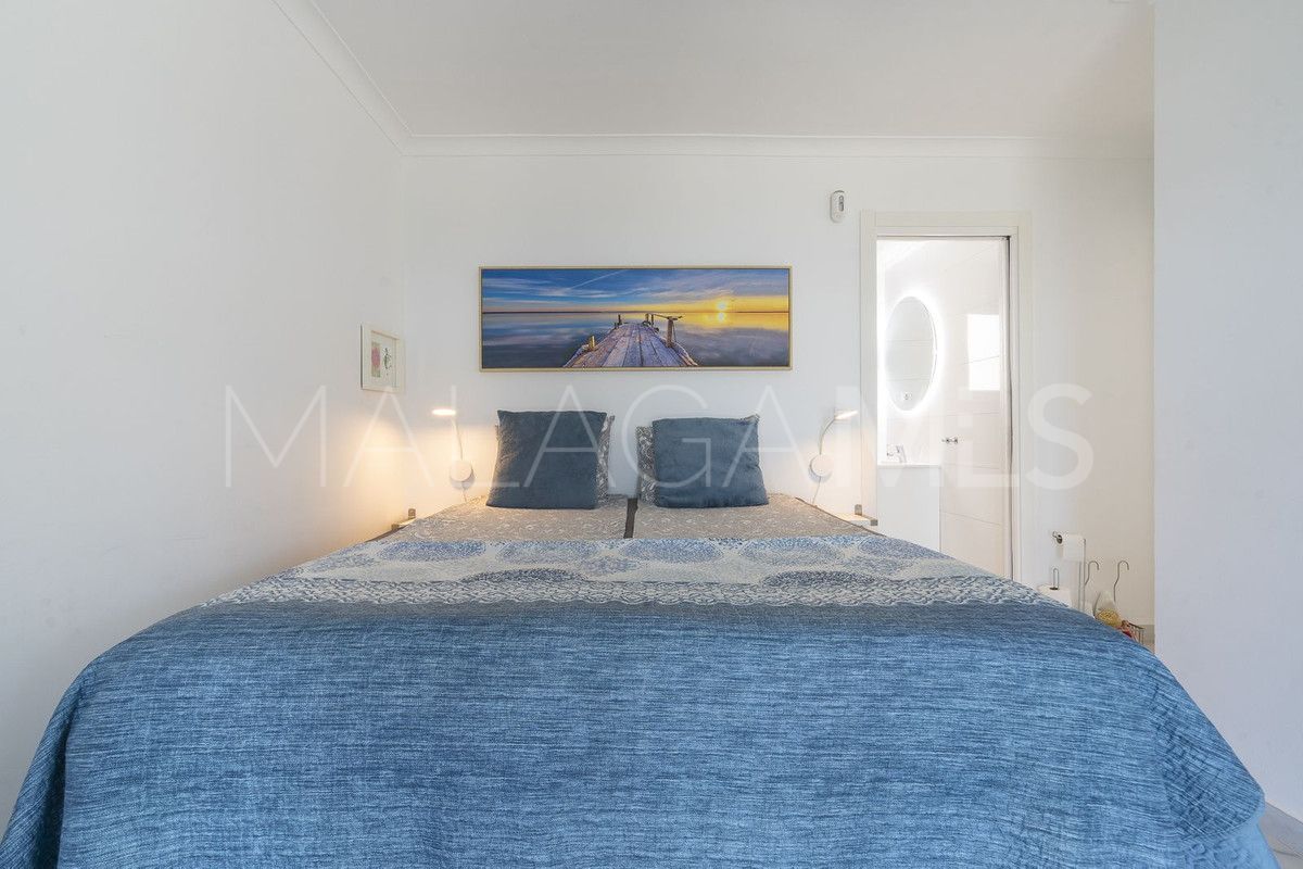 For sale villa with 5 bedrooms in Cala de Mijas