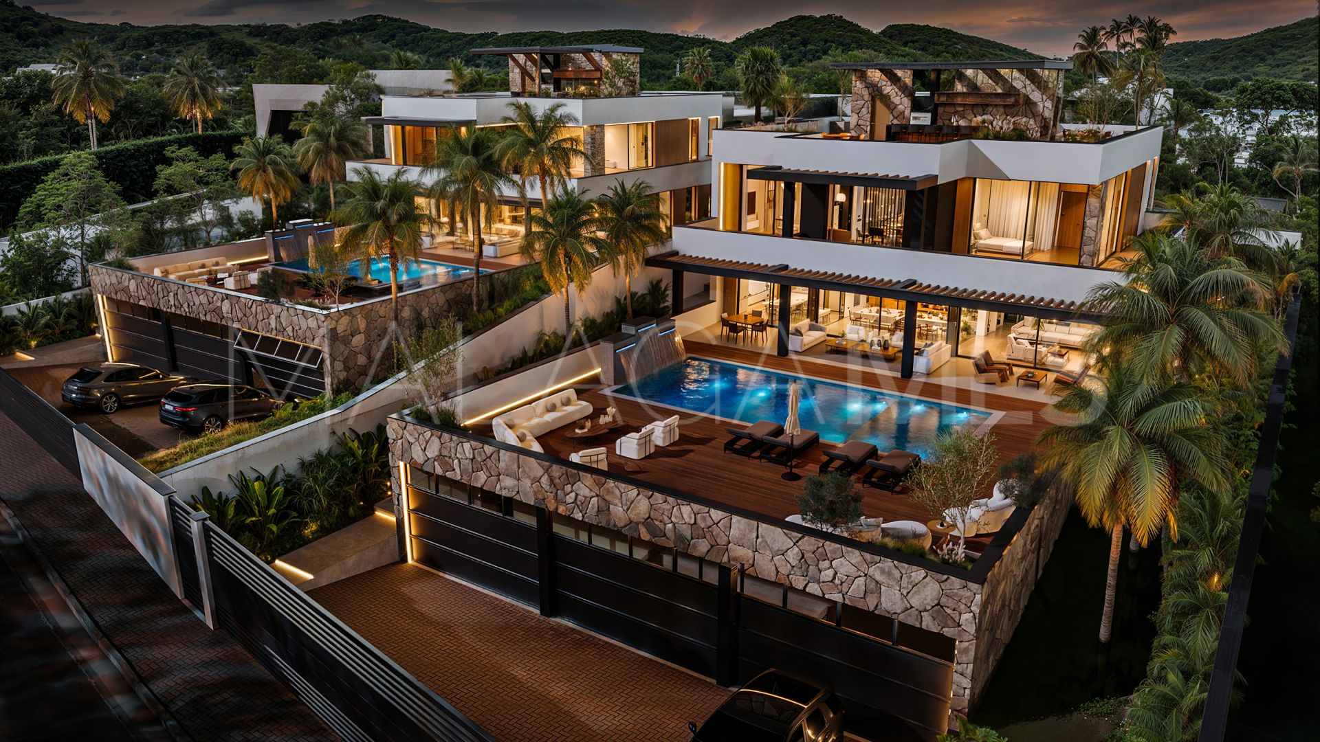 Villa for sale de 5 bedrooms in New Golden Mile