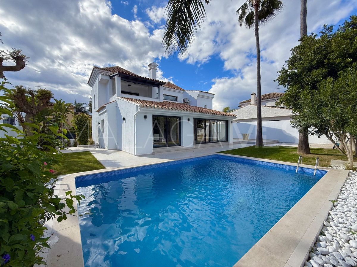 Villa for sale in Nueva Andalucia with 5 bedrooms