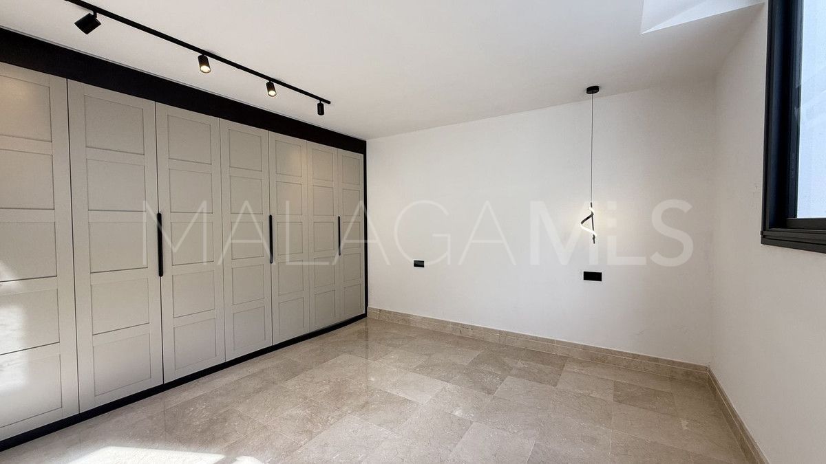 Villa for sale in Nueva Andalucia with 5 bedrooms