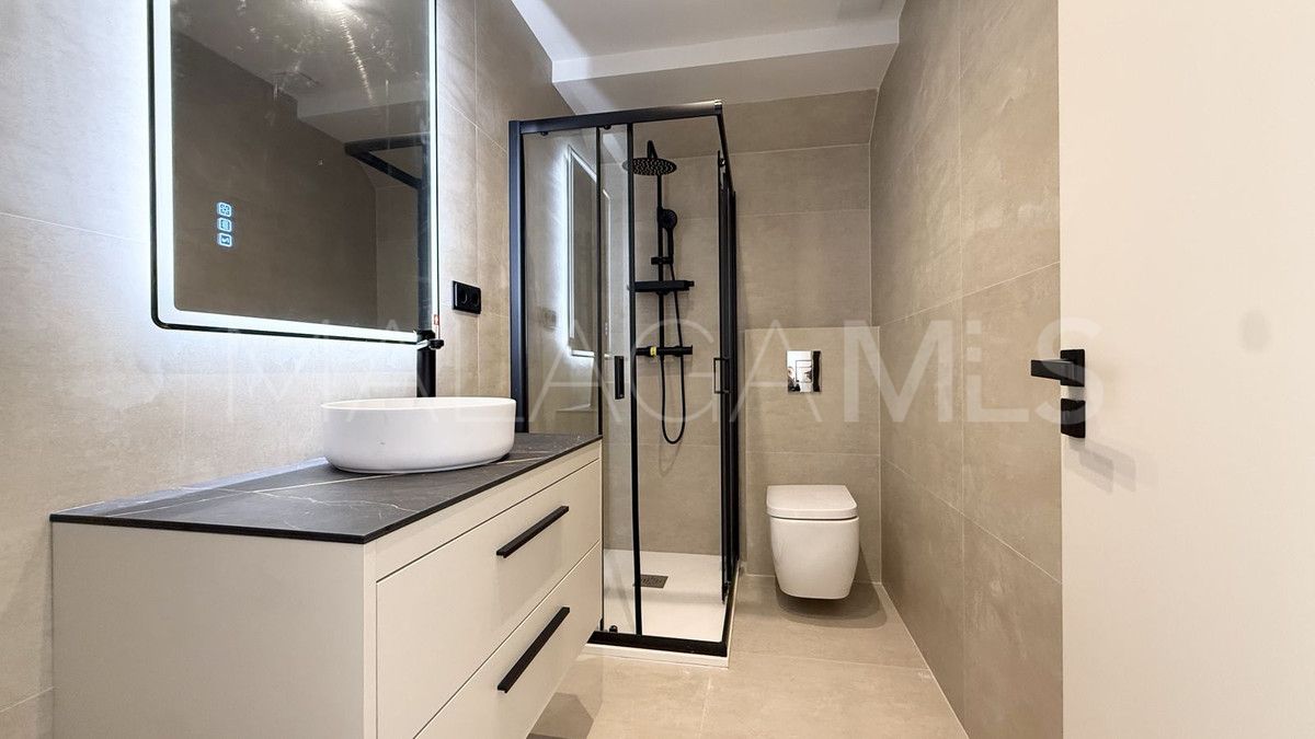 Villa for sale in Nueva Andalucia with 5 bedrooms