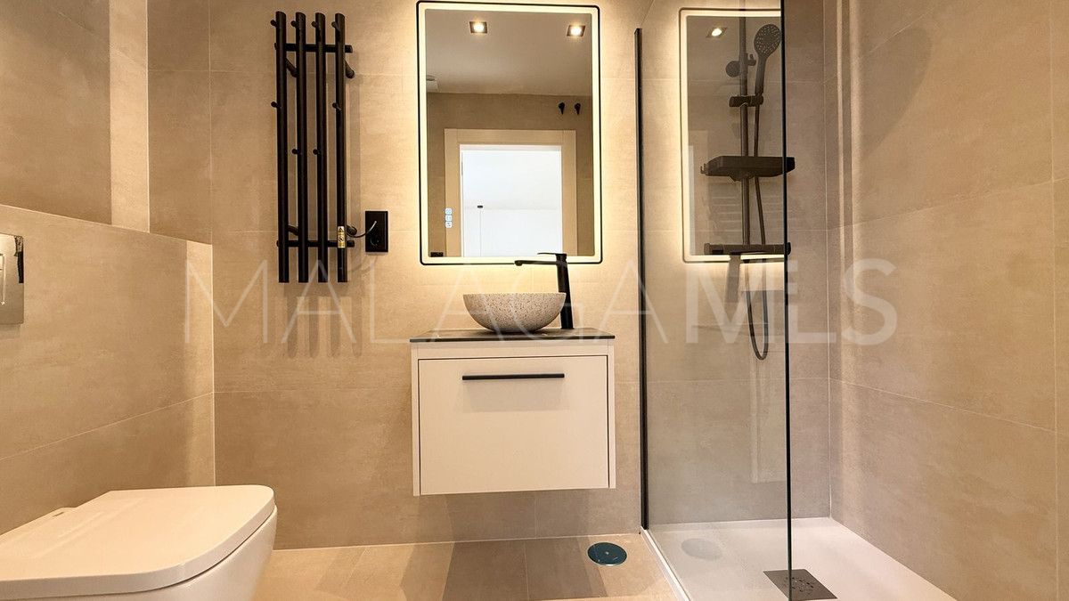 Villa for sale in Nueva Andalucia with 5 bedrooms