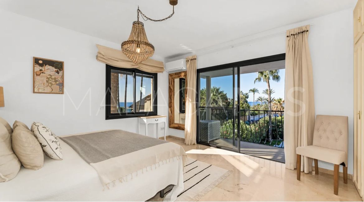 Villa for sale in Las Chapas