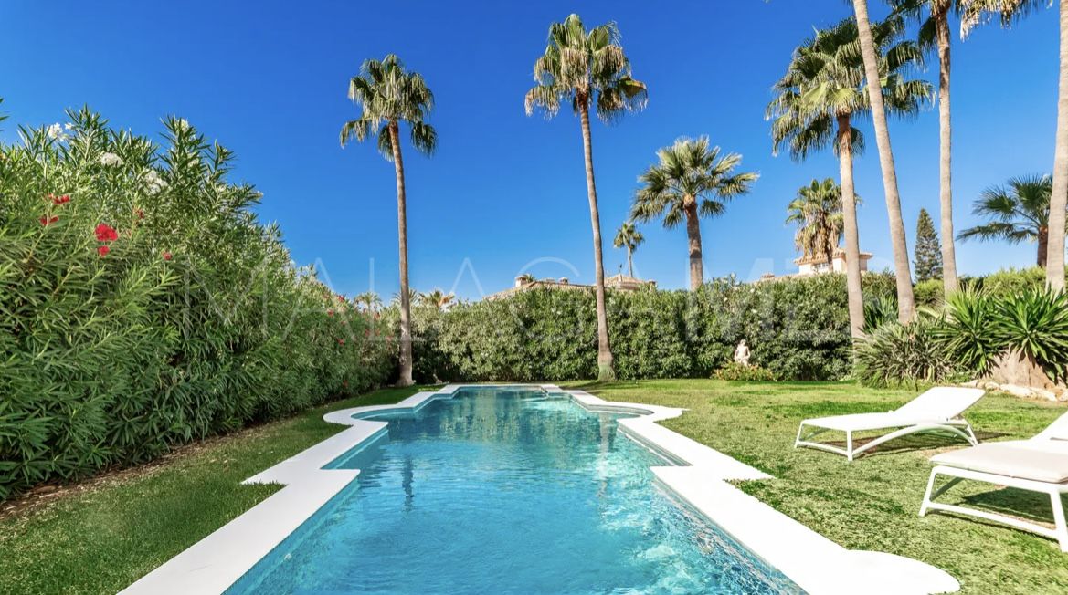 Villa for sale in Las Chapas