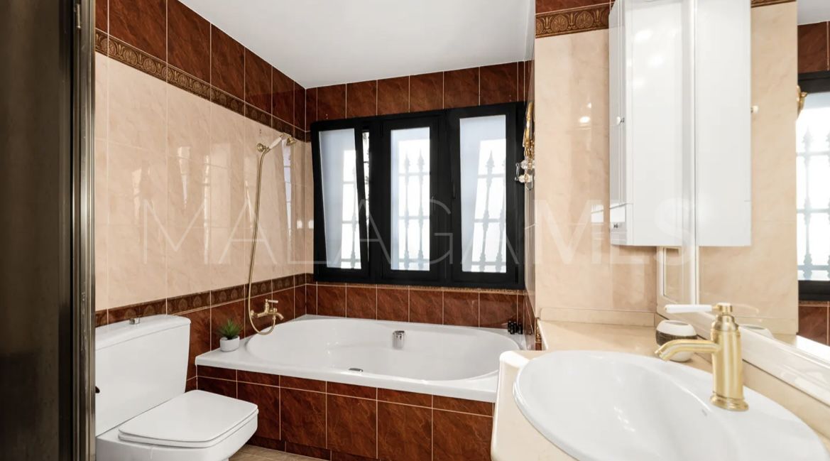 Villa for sale in Las Chapas