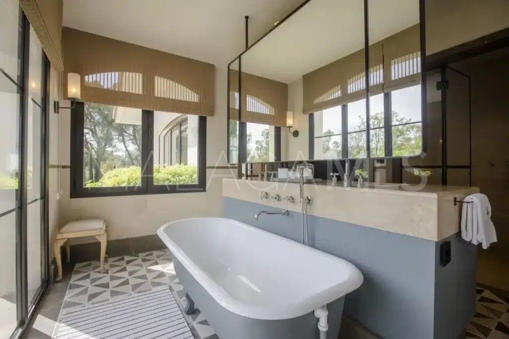 Villa for sale in Las Lomas del Marbella Club