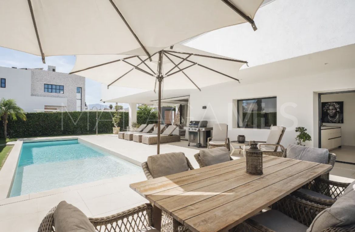 Villa for sale in Linda Vista Baja