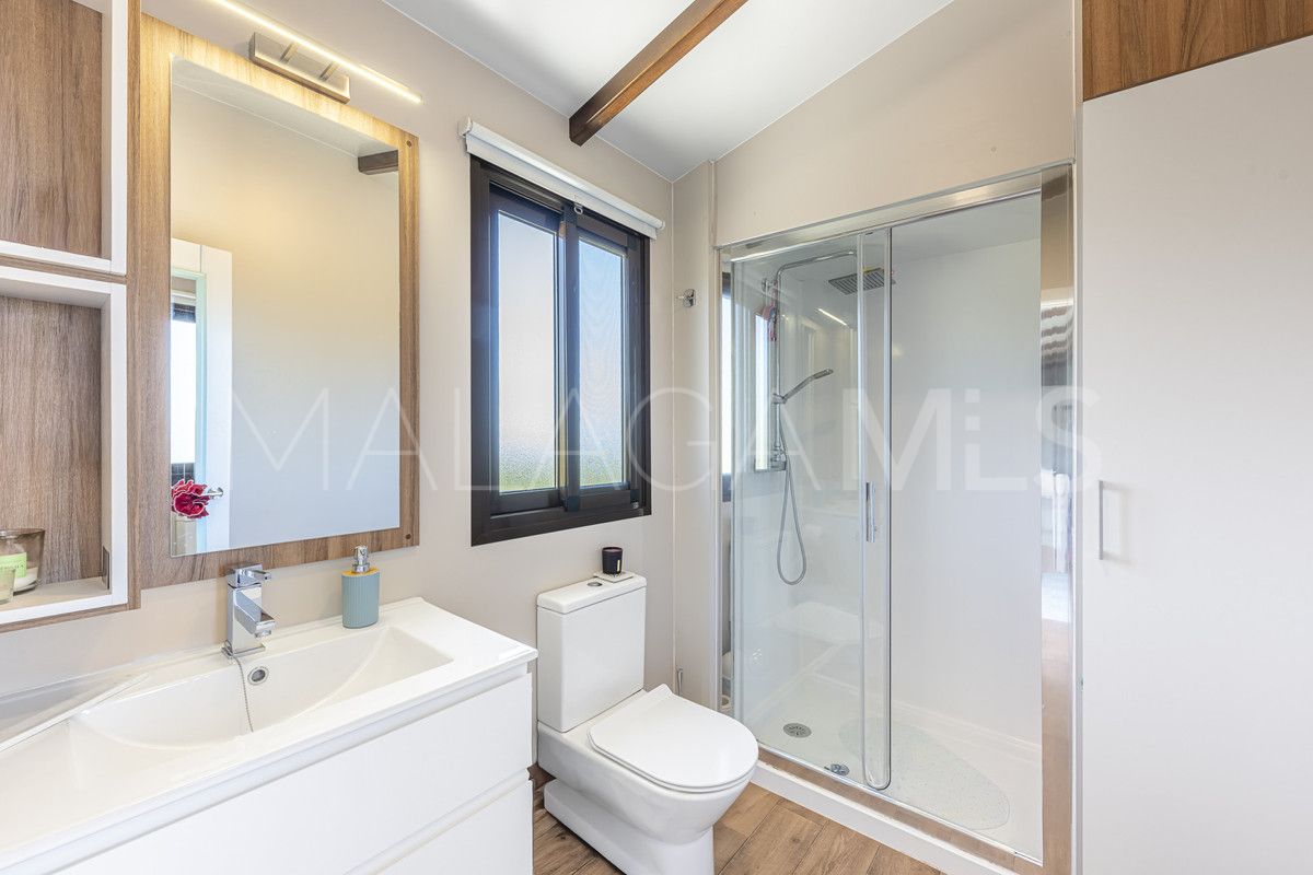 Villa for sale in Estepona