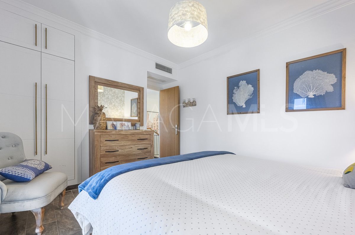 Villa for sale in Estepona