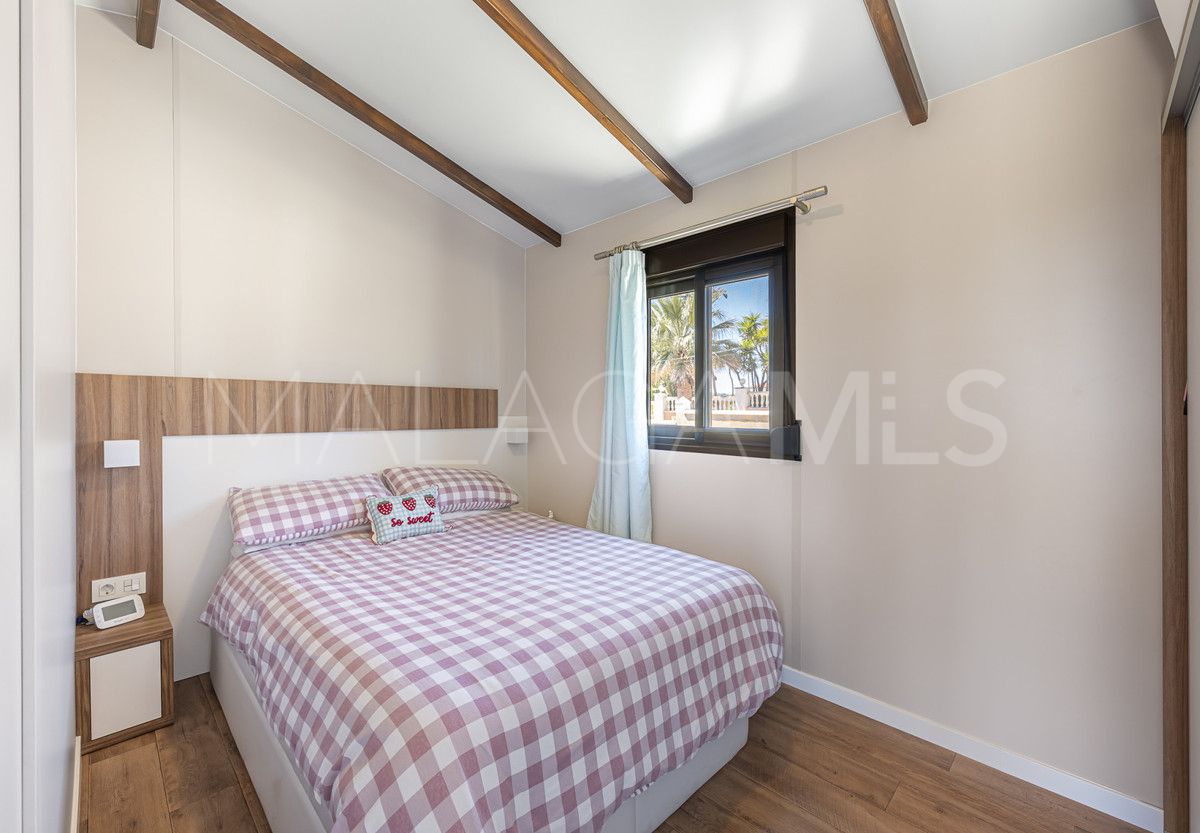 Villa for sale in Estepona