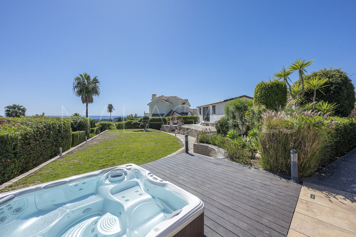 Villa for sale in Estepona