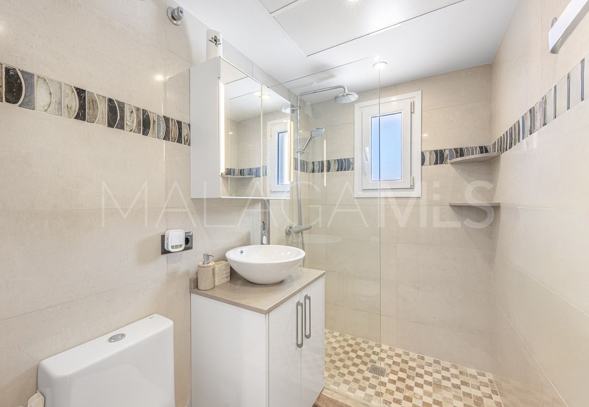 Villa for sale in Estepona