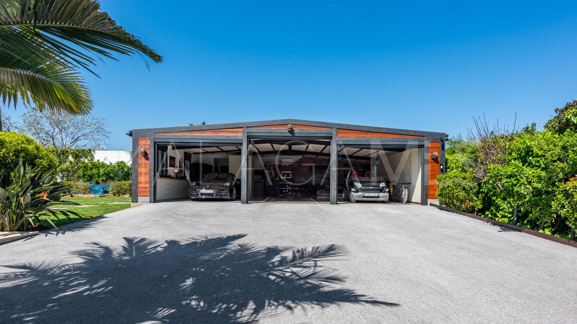 Buy villa in Linda Vista Baja de 4 bedrooms