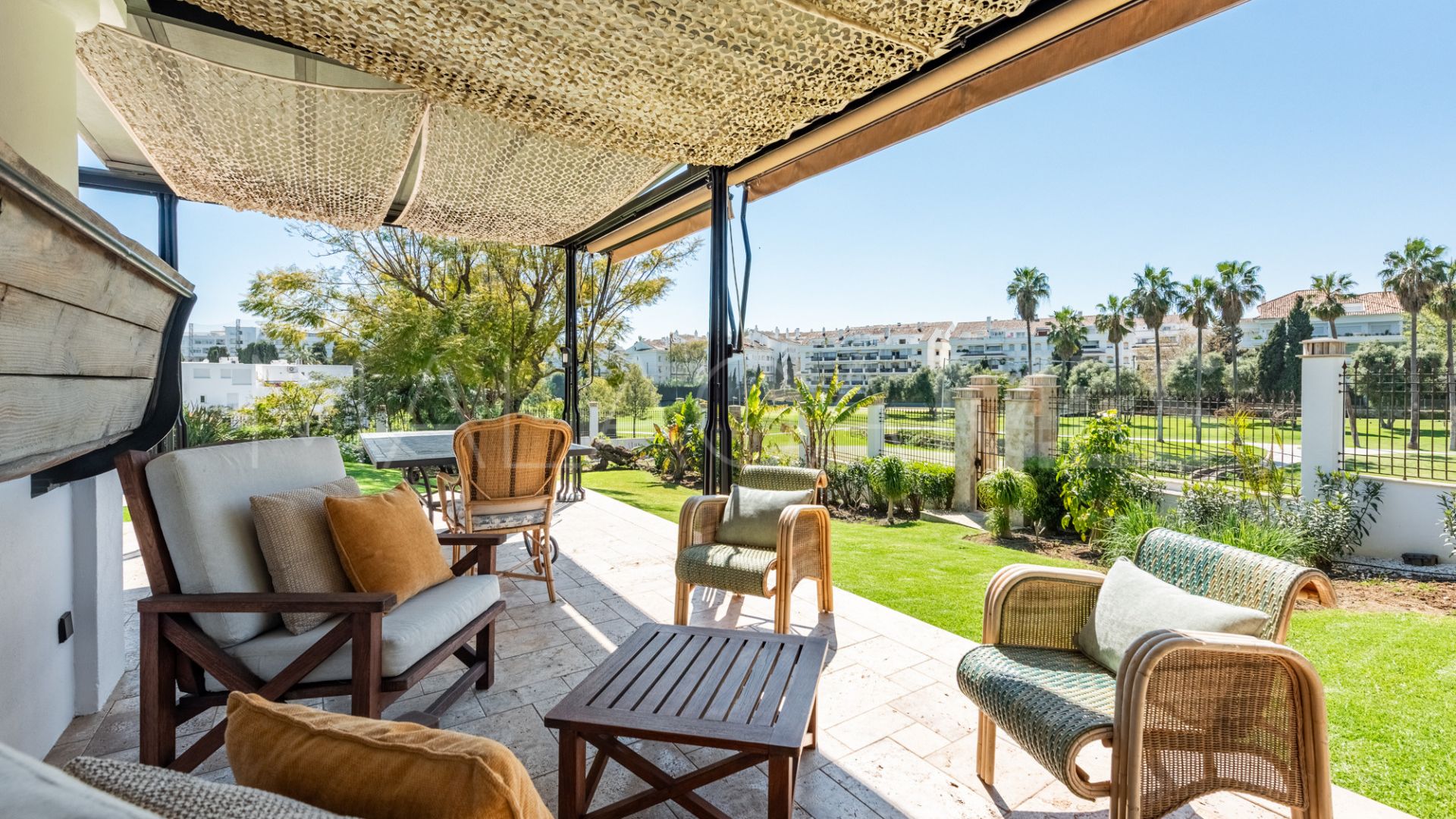 Buy villa in Linda Vista Baja de 4 bedrooms