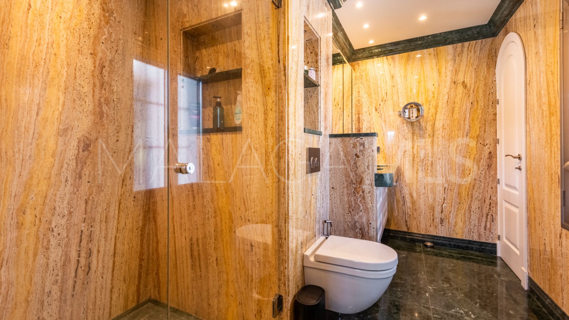 Buy villa in Linda Vista Baja de 4 bedrooms