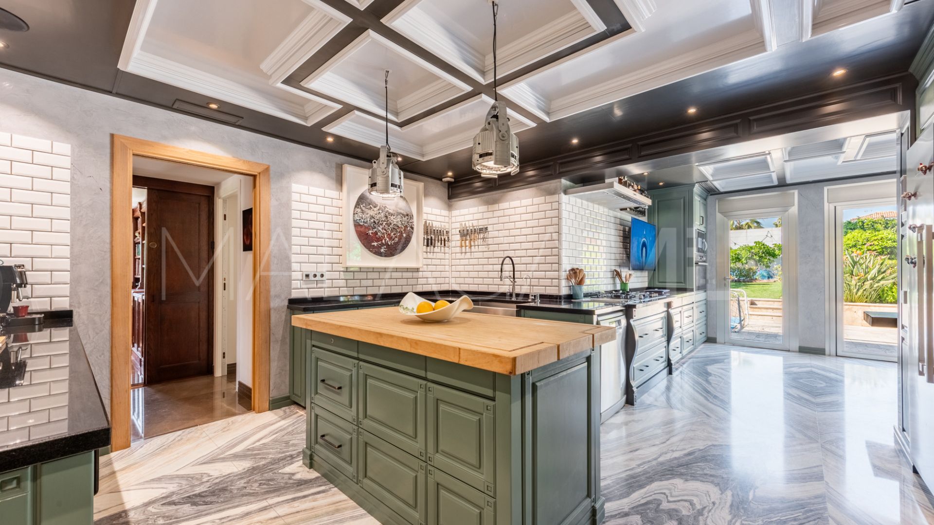 Buy villa in Linda Vista Baja de 4 bedrooms