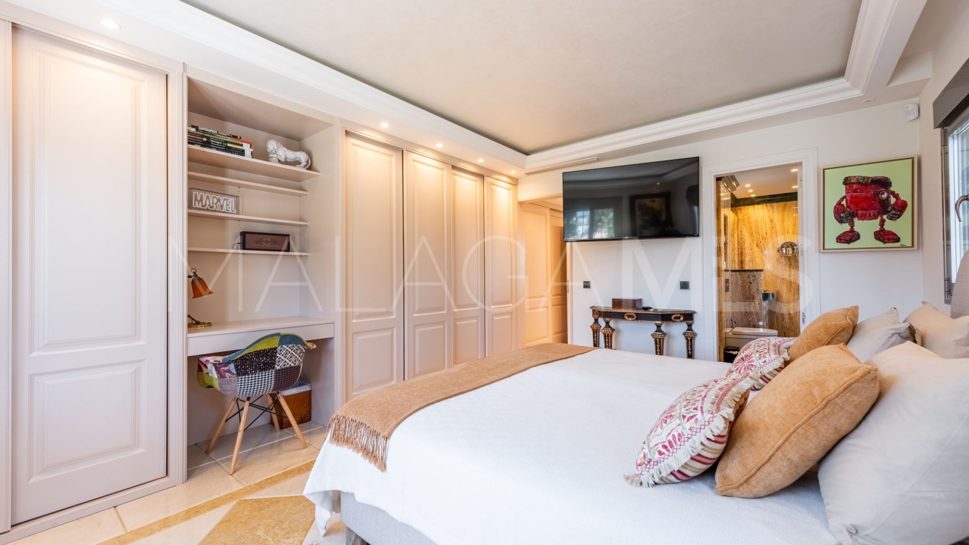 Buy villa in Linda Vista Baja de 4 bedrooms