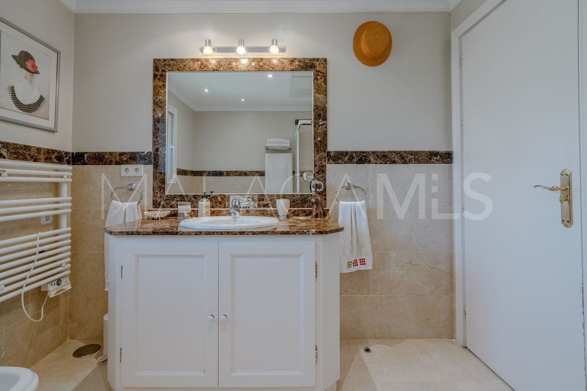 Villa for sale in El Paraiso