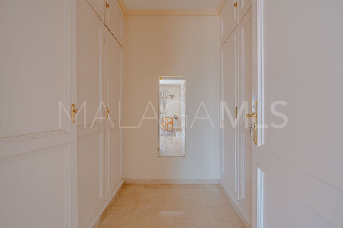 Villa for sale in El Paraiso