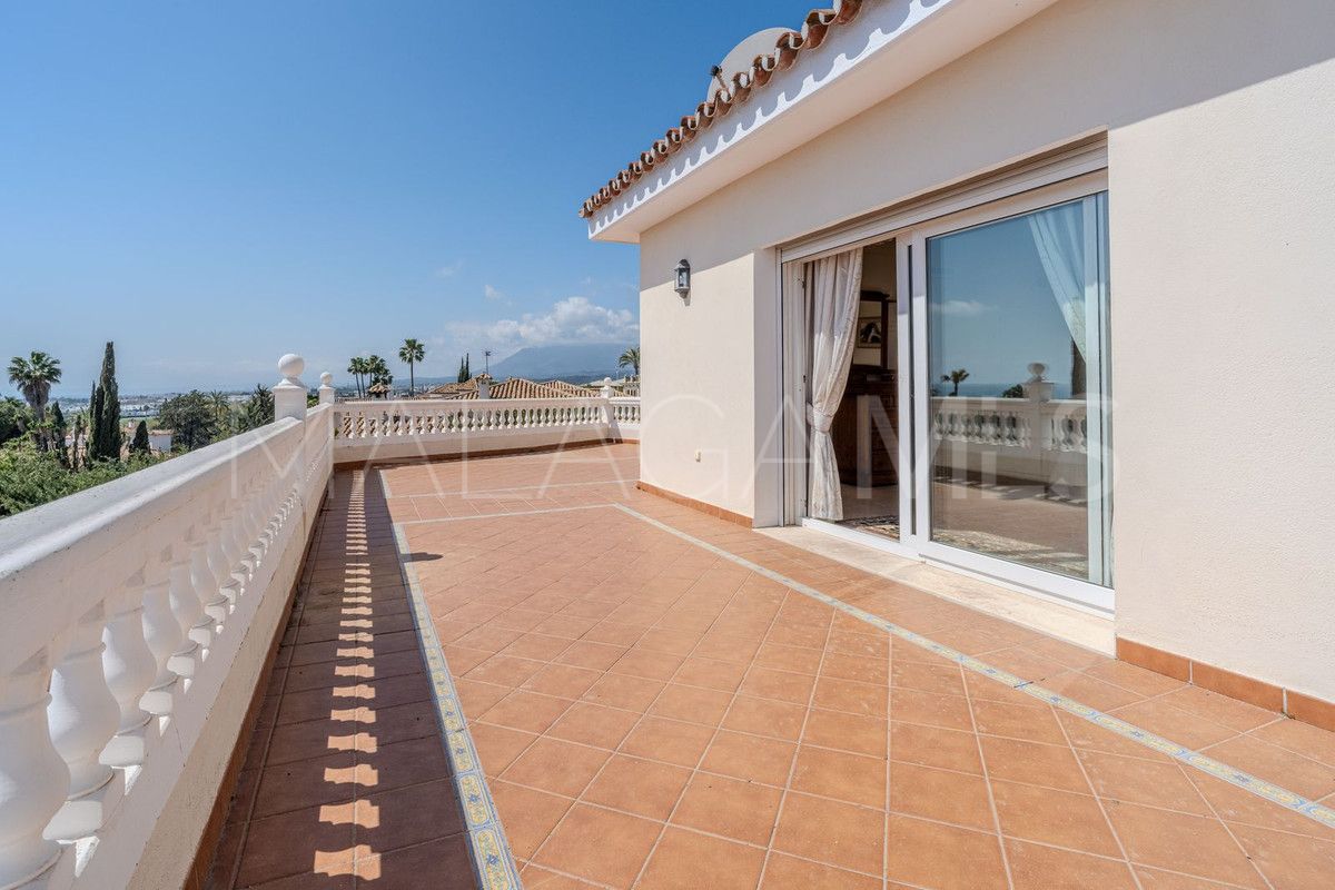 Villa for sale in El Paraiso